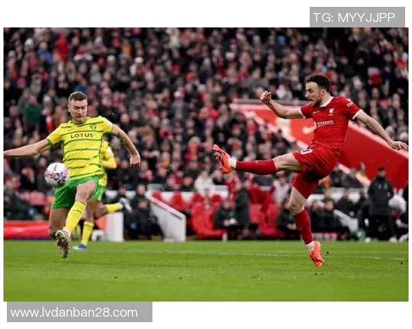 五大联赛赛场小动作引发广泛热议 球员隐秘行为背后的深层次解析